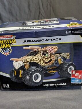 AMT/ ERTL Jurassic Attack Monster Jam Truck Model Kit 1:25 Sealed Bags 2004